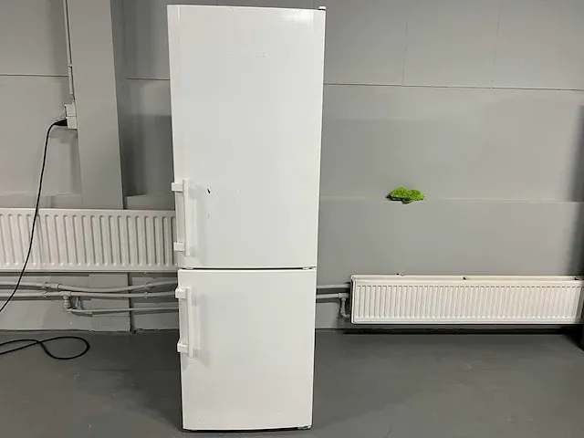 Liebherr - liebherr koelkast + whirlpool inbouw oven + sharp magnetron - afbeelding 1 van  21