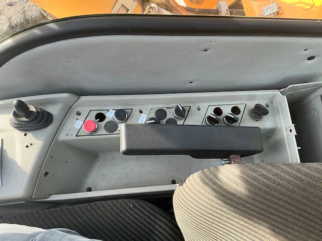 Liebherr a 934 c overslag kraan - afbeelding 27 van  78