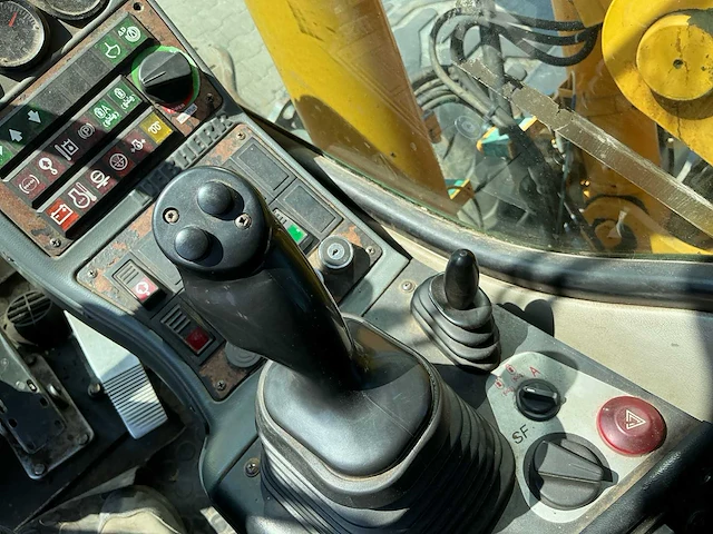 Liebherr a314 litronic banden graafmachine / mobiele kraan - afbeelding 51 van  58