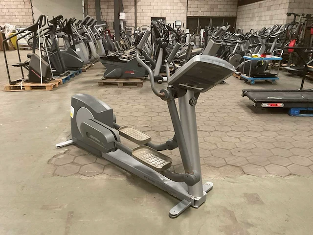 Life fitness 95xi crosstrainer - afbeelding 2 van  6
