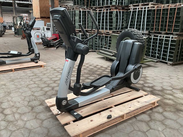 Life fitness 95xs crosstrainer - afbeelding 1 van  6