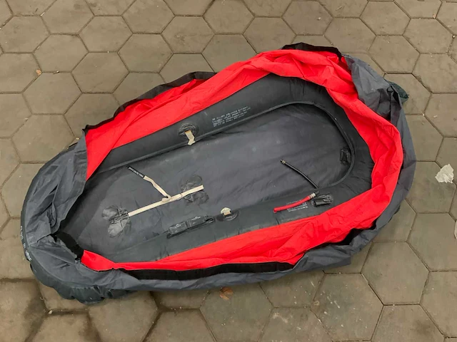 Life raft - afbeelding 4 van  5