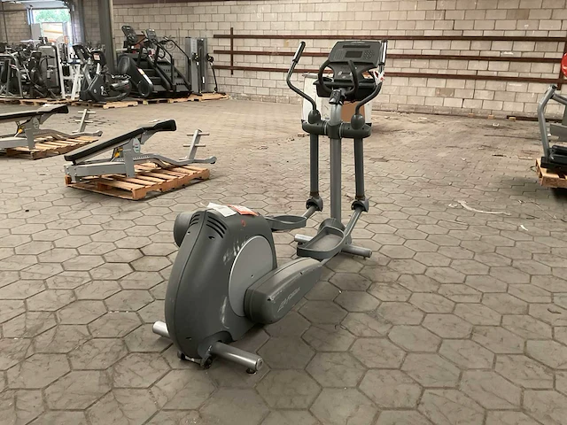 Lifefitness 95-ti-95t crosstrainer - afbeelding 3 van  6