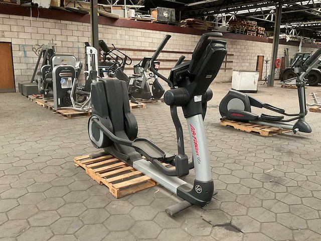 Lifefitness 95x crosstrainer - afbeelding 4 van  6