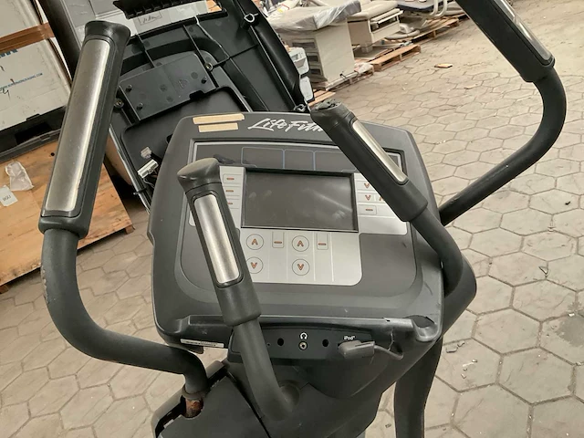 Lifefitness 95x crosstrainer - afbeelding 6 van  6
