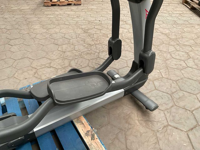 Lifefitness 95x crosstrainer - afbeelding 10 van  12