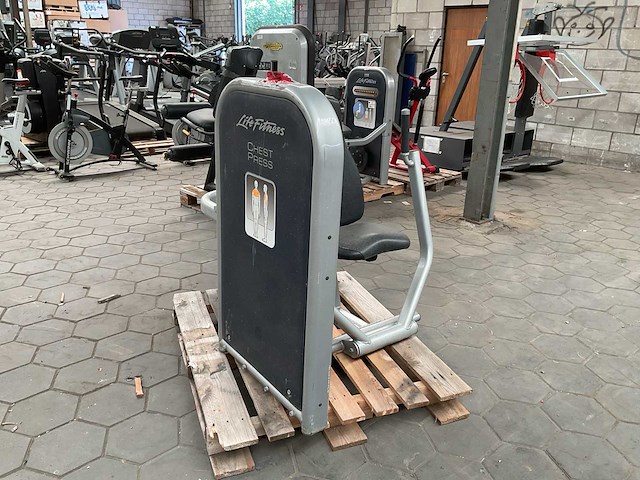 Lifefitness chest press - afbeelding 4 van  5