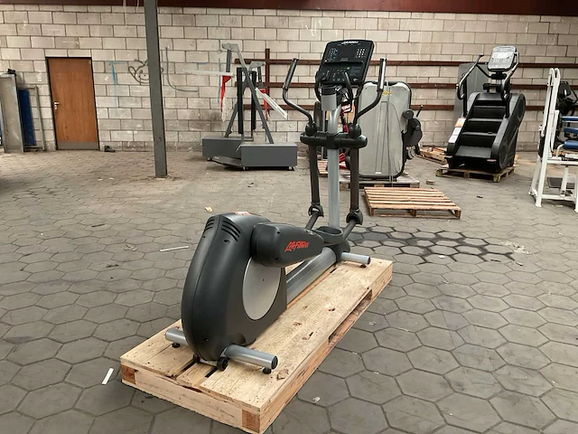 Lifefitness clsx crosstrainer - afbeelding 3 van  6