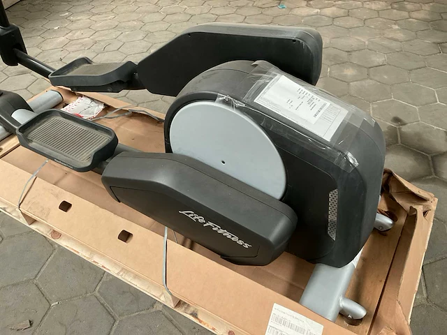 Lifefitness crosstrainer - afbeelding 12 van  12