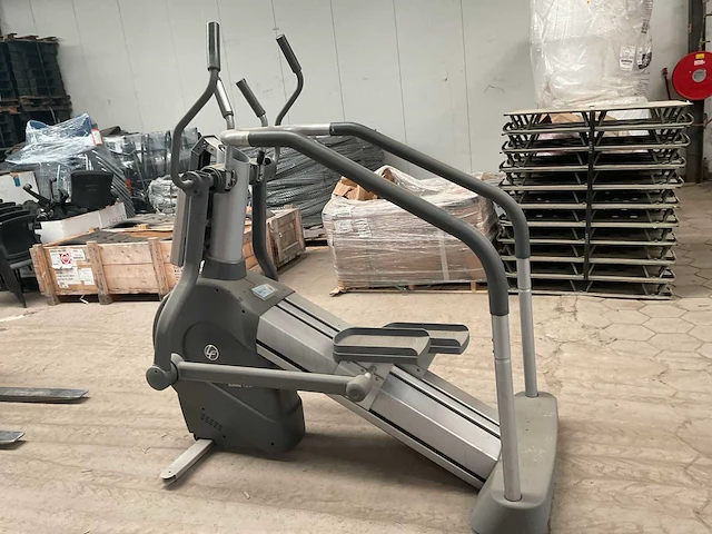 Lifefitness crosstrainer - afbeelding 5 van  6