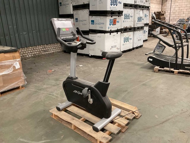 Lifefitness csludx upright bike - afbeelding 4 van  7
