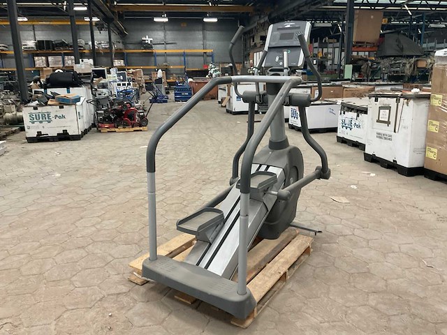 Lifefitness summit trainer crosstrainer - afbeelding 4 van  6