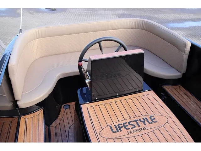 Lifestyle 750 tender 110hp | snelvarende tendersloep - afbeelding 12 van  21