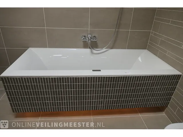 Ligbad villeroy & boch, edge, glans wit - afbeelding 1 van  9