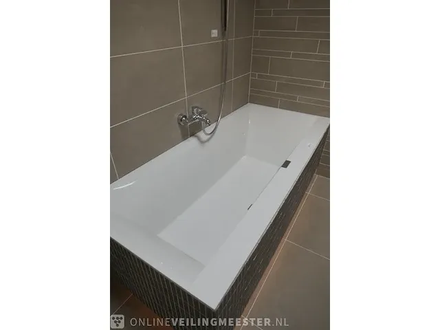 Ligbad villeroy & boch, edge, glans wit - afbeelding 3 van  9