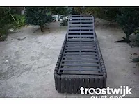 Ligbeddenset - 2 x 1 persoons ligbed met 2 bijzettafels - afbeelding 4 van  5