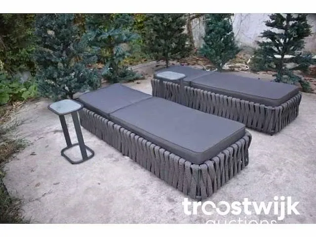 Ligbeddenset - 2 x 1 persoons ligbed met 2 bijzettafels - afbeelding 5 van  5