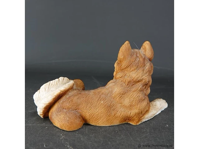 Liggende hond - afbeelding 4 van  5