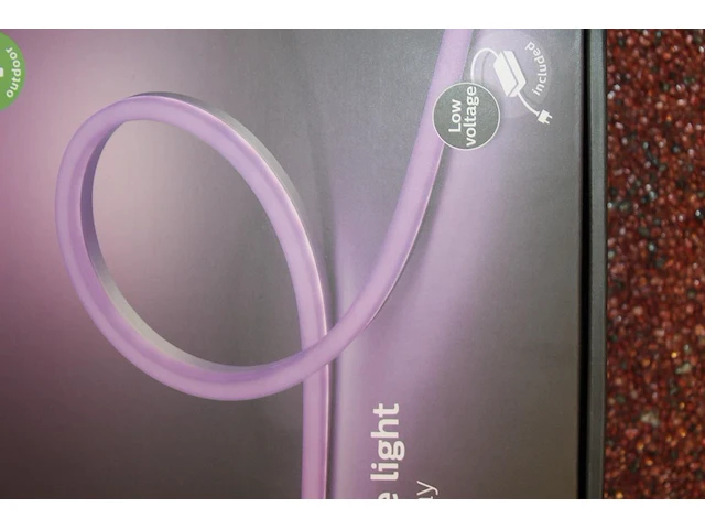 Lightstrip philips hue outdoor met voeding en lengte 200 cm. - afbeelding 2 van  2