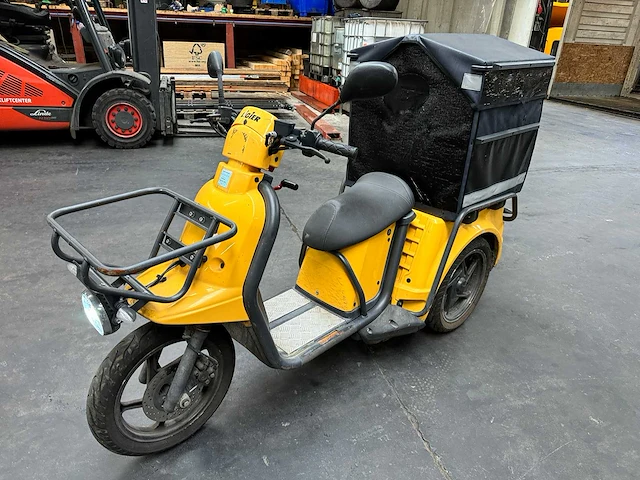 Ligier - pulse - 3 - electrische bezorg scooter - afbeelding 3 van  8