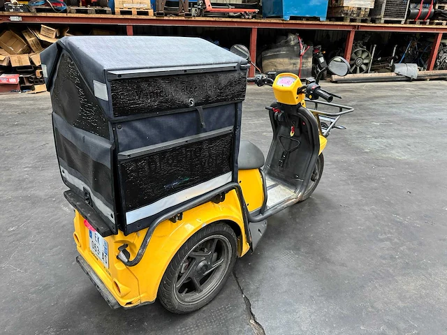 Ligier - pulse - 3 - electrische bezorg scooter - afbeelding 5 van  8