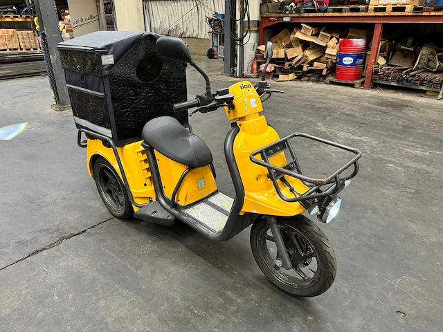 Ligier - pulse - 3 - electrische bezorg scooter - afbeelding 4 van  7