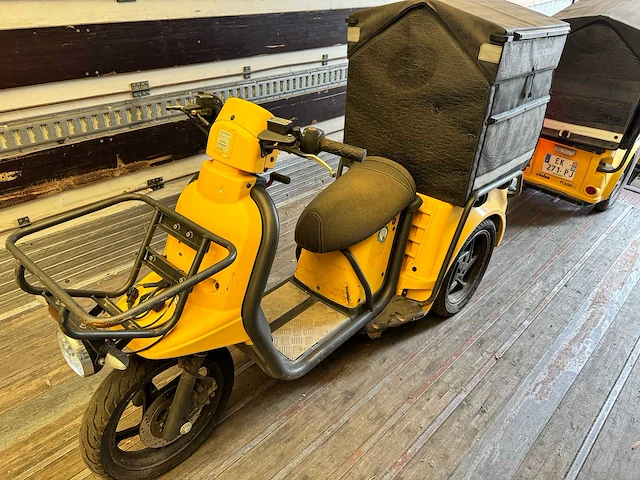 Ligier - pulse - 3 - electrische bezorg scooter - afbeelding 2 van  7