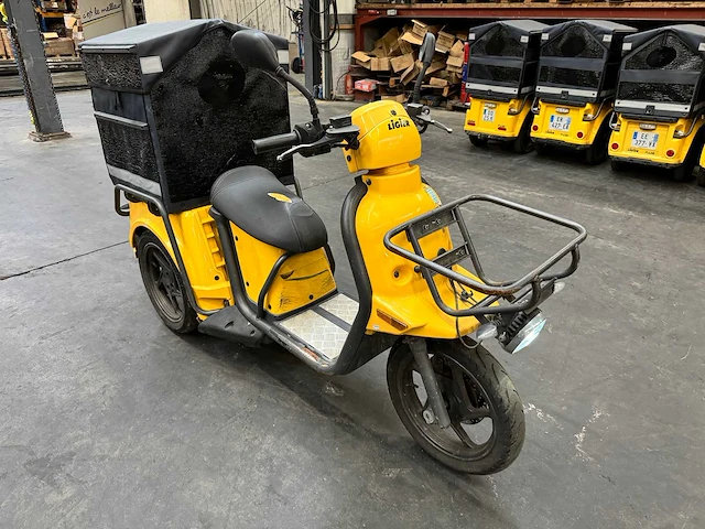 Ligier - pulse - 3 - electrische bezorg scooter - afbeelding 4 van  7