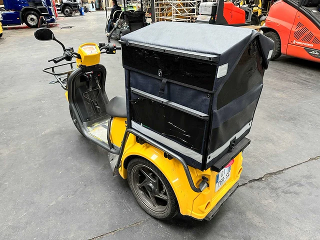 Ligier - pulse - 3 - electrische bezorg scooter - afbeelding 2 van  7