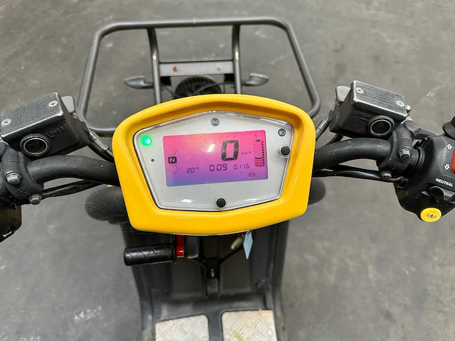 Ligier - pulse - 3 - electrische bezorg scooter - afbeelding 7 van  7