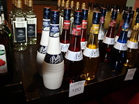 Likeur bols zes smaken waaronder natural yoghurt, mango en strawberry. - afbeelding 1 van  2