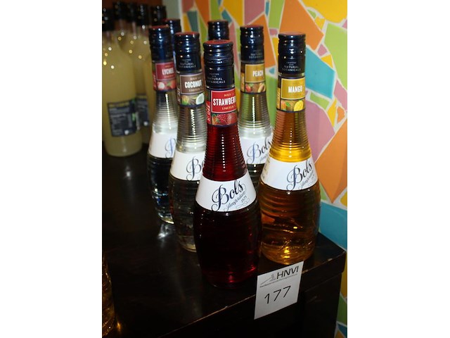Likeur bols zeven smaken waaronder mango, peach, watermeloen en strawberry. - afbeelding 2 van  2