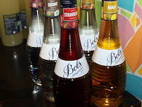 Likeur bols zeven smaken waaronder mango, peach, watermeloen en strawberry. - afbeelding 2 van  2