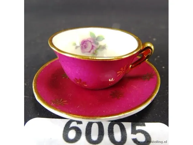 Limoges?. miniatuur kop en schotels - afbeelding 1 van  3