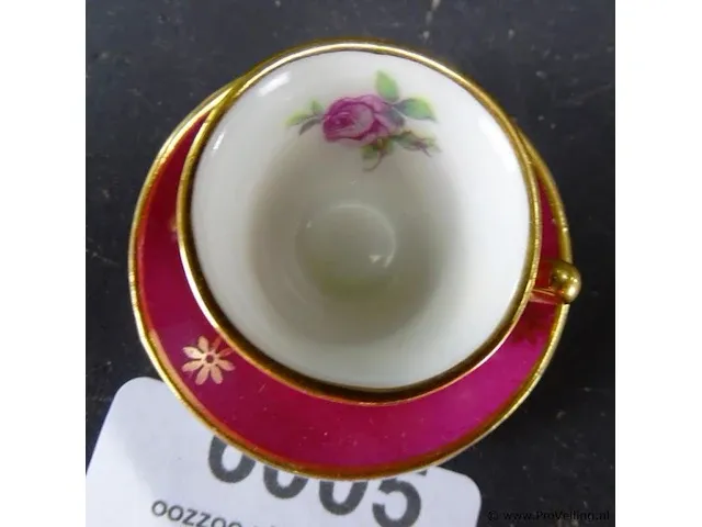 Limoges?. miniatuur kop en schotels - afbeelding 2 van  3