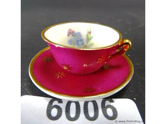 Limoges?. miniatuur kop en schotels - afbeelding 1 van  3