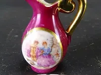 Limoges?. miniatuur schenkkan