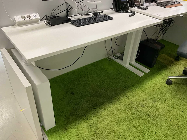 Linak bureau - afbeelding 1 van  8