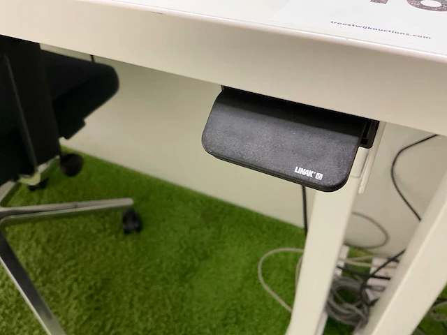 Linak bureau - afbeelding 8 van  8