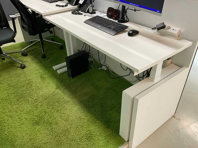 Linak bureau - afbeelding 1 van  9