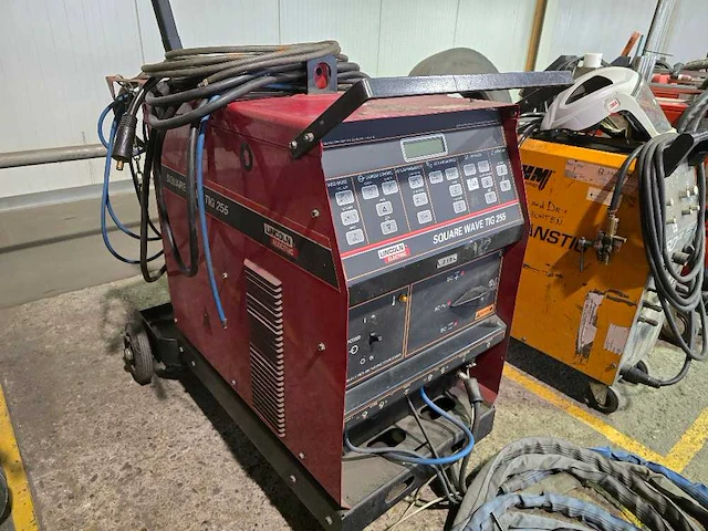 Lincoln electric - square wave tig 255 - tig-lasmachine - afbeelding 2 van  7