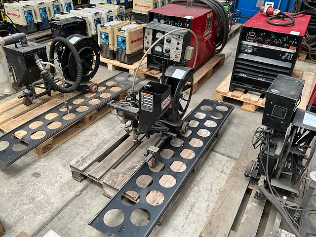 Lincoln electric lt7 tractor geautomatiseerde lastractor - afbeelding 1 van  7