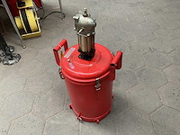 Lincoln enginering co pump bucket - afbeelding 3 van  5