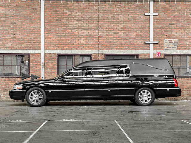 Lincoln superior coach begrafenisauto town car 242pk 2009, 43-hrn-4 youngtimer - afbeelding 11 van  43