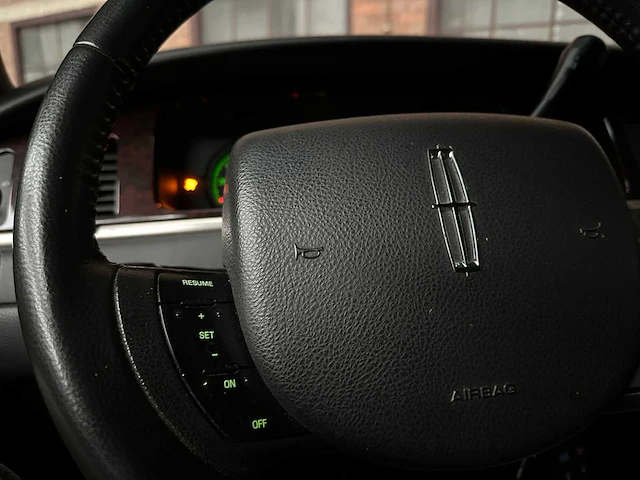 Lincoln superior coach begrafenisauto town car 242pk 2009, 43-hrn-4 youngtimer - afbeelding 18 van  43