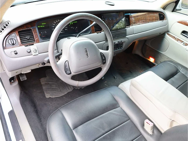 Lincoln town car limousine 4.6 signature automaat 1999 - afbeelding 2 van  42