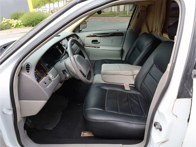 Lincoln town car limousine 4.6 signature automaat 1999 - afbeelding 3 van  42