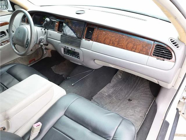 Lincoln town car limousine 4.6 signature automaat 1999 - afbeelding 5 van  42