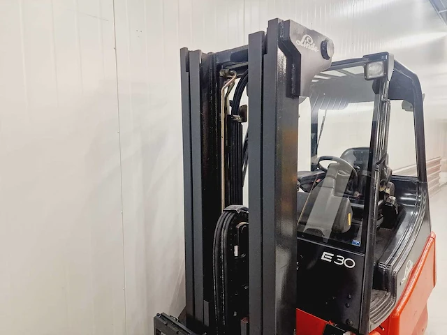 Linde - 2004 - e30 /600-02 - vorkheftruck - afbeelding 2 van  30