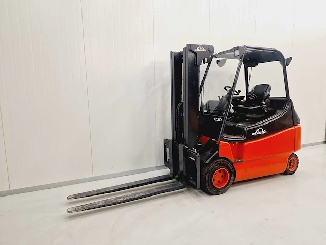 Linde - 2004 - e30 /600-02 - vorkheftruck - afbeelding 1 van  30
